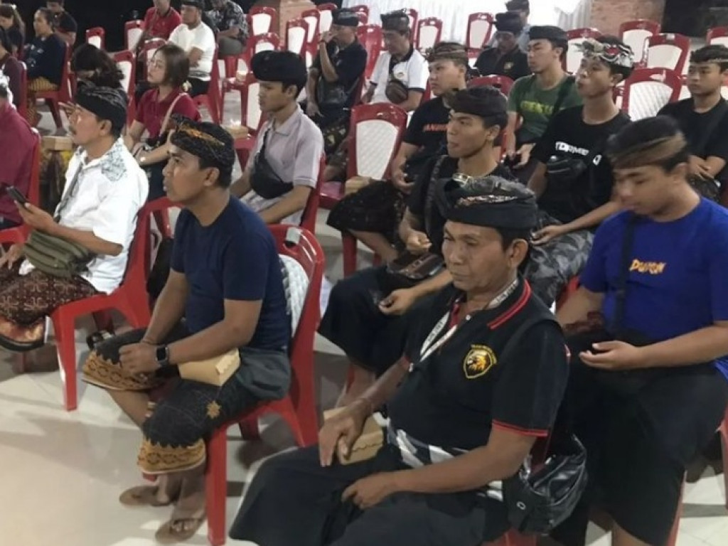 Antusias Yowana Desa Adat Dalung Mengikuti Sosialisasi Bahayanya Narkotika dan HIV/AIDS